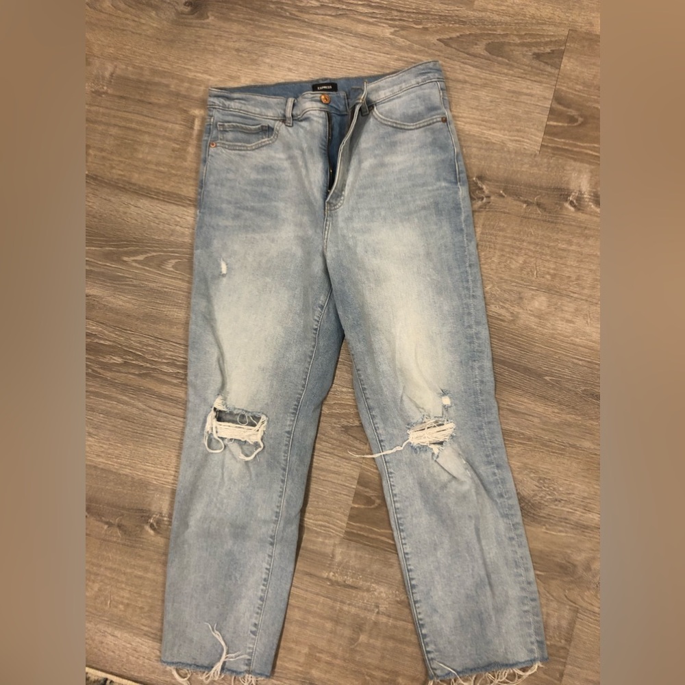 Super High Waisted Ripped Raw Hem Mom Jeans.  Size 10